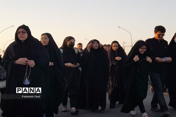 پیاده‌روی جاماندگان اربعین در قم-4