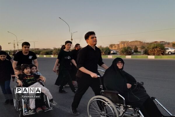 پیاده‌روی جاماندگان اربعین در قم-4