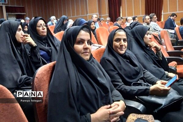‌برگزاری جلسه کارگروه مدیران مدارس ابتدایی و متوسطه‌ اول‌ و‌ دوم در شهرستان قرچک