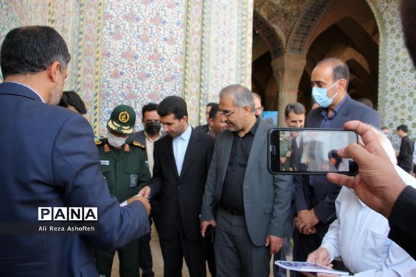 اجرای طرح توکاد و اهدای بسته‌های لوازم‌التحریر به دانش‌آموزان نیازمند در فارس