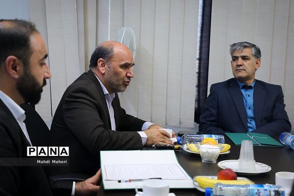 امضا تفاهم نامه همکاری سازمان دانش‌آموزی و کمیته امداد امام خمینی با موضوع «شور عاطفه‌ها»