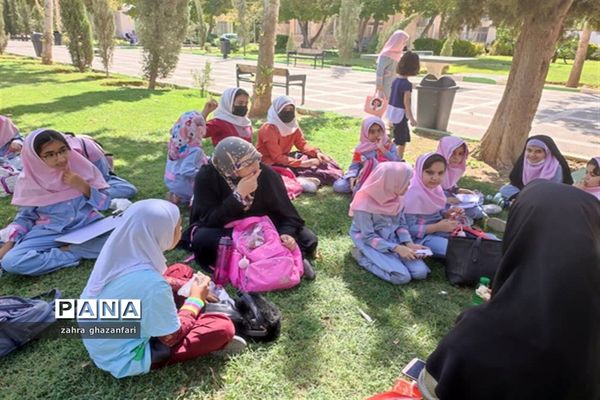 اردوی یکروزه دانش‌آموزان دختر ناحیه 2 شیراز