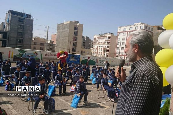 برگزاری جشن شکوفه‌ها در دبستان ایمان رودهن