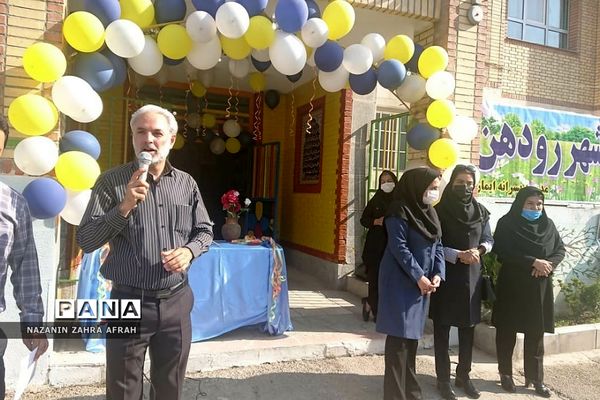 برگزاری جشن شکوفه‌ها در دبستان ایمان رودهن