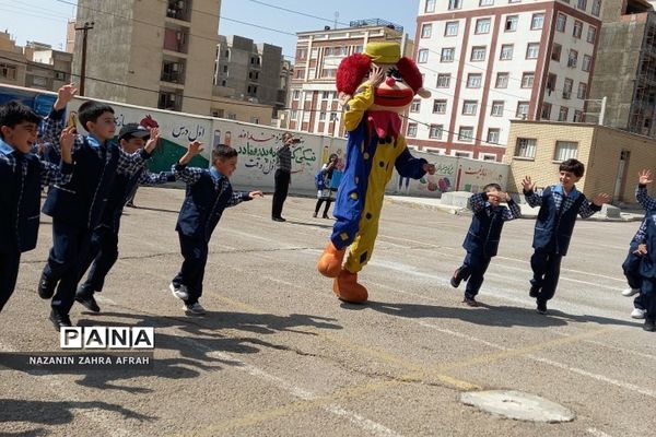 برگزاری جشن شکوفه‌ها در دبستان ایمان رودهن