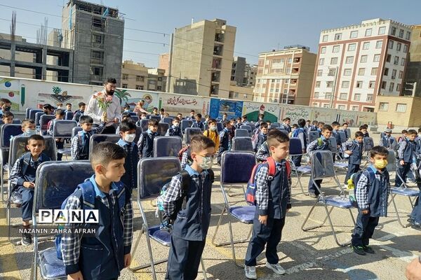 برگزاری جشن شکوفه‌ها در دبستان ایمان رودهن