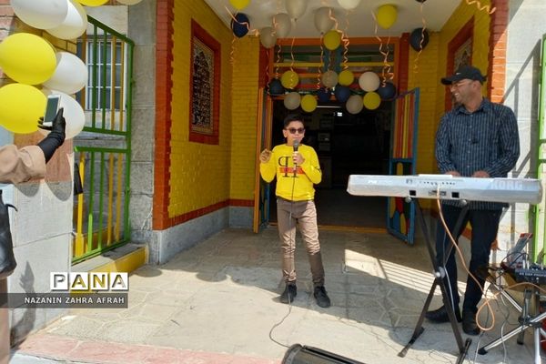 برگزاری جشن شکوفه‌ها در دبستان ایمان رودهن