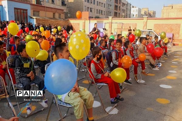 مراسم نمادین جشن غنچه‌ها در شهرستان بهارستان