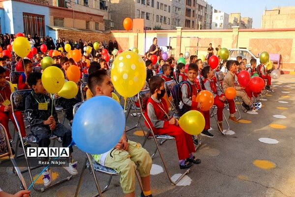 مراسم نمادین جشن غنچه‌ها در شهرستان بهارستان