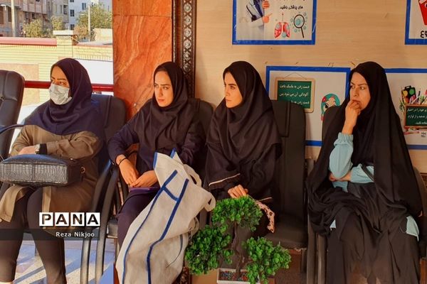 مراسم نمادین جشن غنچه‌ها در شهرستان بهارستان