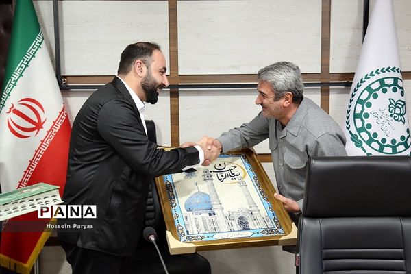 نشست صمیمانه قائم مقام سازمان دانش‌آموزی با همکاران سازمان