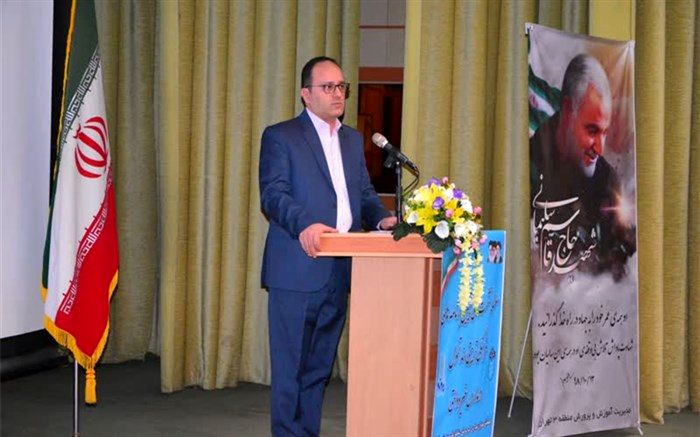 سند تحول بنیادین آموزش و پرورش در قالب سند سیمرغ در منطقه ٣ در حال اجراست