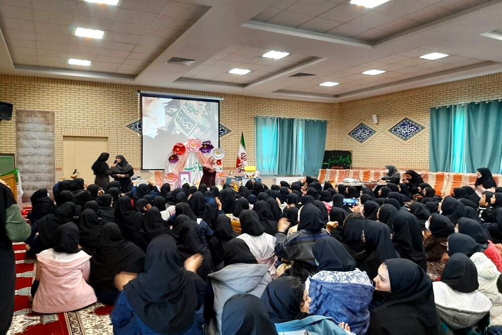 برگزاری جشن میلاد حضرت زینب(س) در ورامین