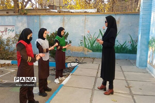 اجرای طرح ورزشی  پاک در آموزشگاه ۱۳ آبان ملارد