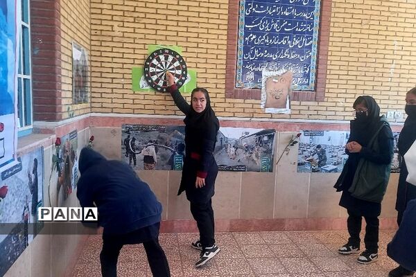 بزرگداشت هفته بسیج در هنرستان فدک فشافویه