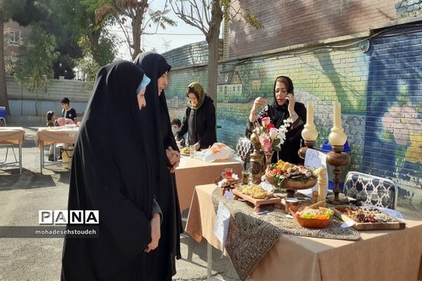 جشنواره غذای سالم در دبیرستان دخترانه موسی بن جعفر(ع)