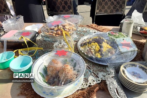 جشنواره غذای سالم در دبیرستان دخترانه موسی بن جعفر(ع)