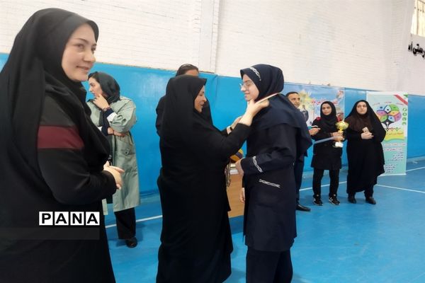 چهلمین دوره مسابقات ورزشی درون‌مدرسه‌ای در شهرستان قرچک