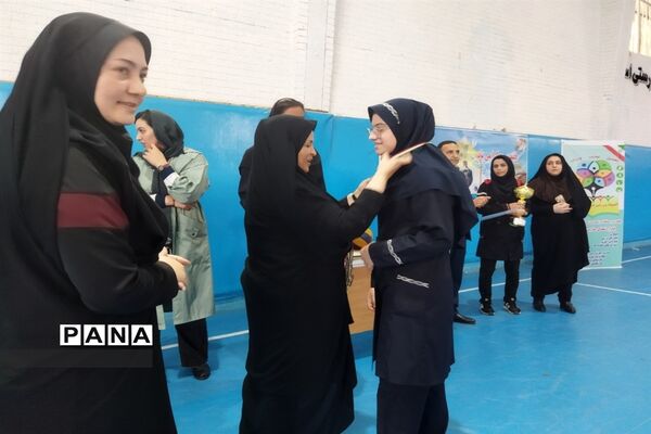 چهلمین دوره مسابقات ورزشی درون‌مدرسه‌ای در شهرستان قرچک