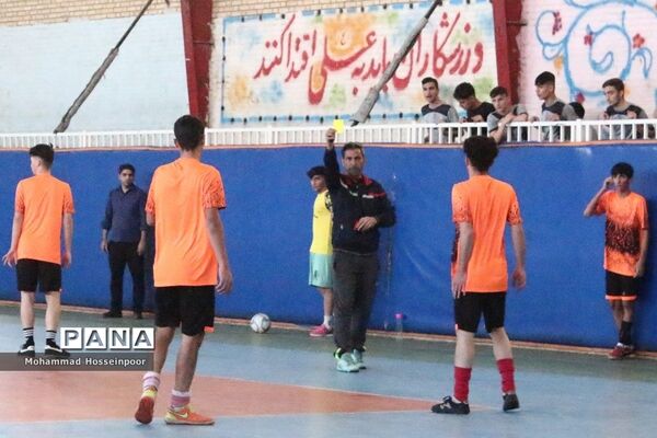 برگزاری مسابقات فوتسال با حضور مربی اسبق تیم ملی در بهارستان‌دو