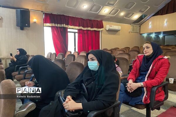 جلسه توجیهی دومین جشنواره ملی تئاتر درسی در کانون سمیه شهرری