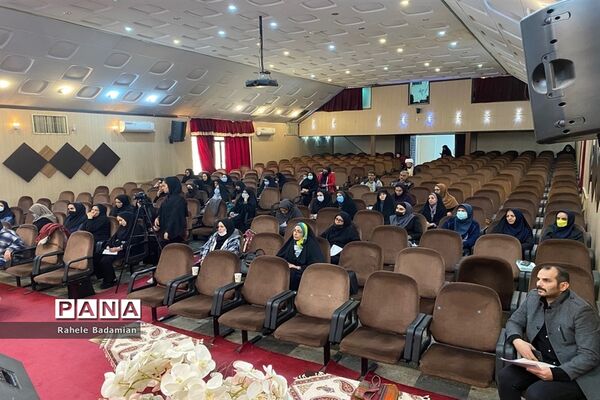 جلسه توجیهی دومین جشنواره ملی تئاتر درسی در کانون سمیه شهرری