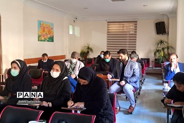 برگزاری کارگاه توانمندسازی دبیران درس تفکر و سبک زندگی در رودهن