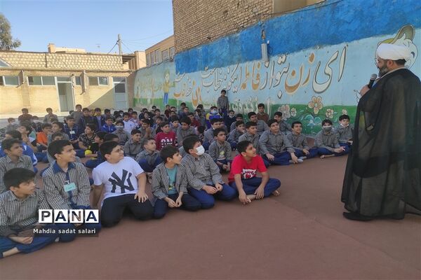 اجرای طرح «نماز نور چشم» در دبستان پاسداران ناحیه ۱ یزد
