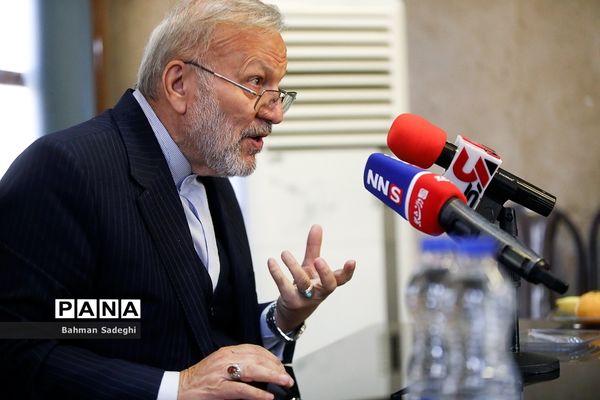 نشست خبری رئیس خانه احزاب ایران