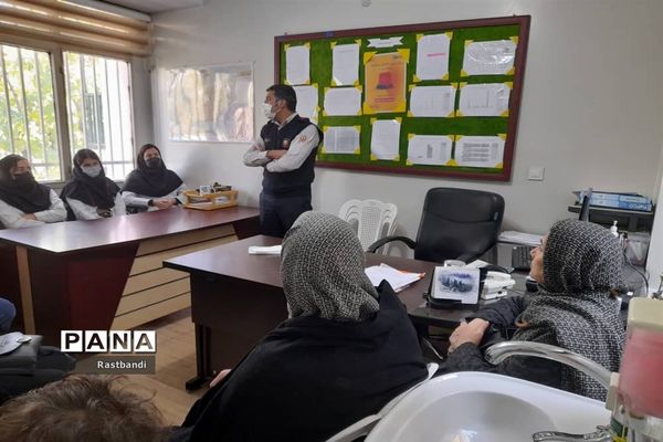 آموزش اطفای حریق برای رابطان و سفیران سلامت مرکز بهداشت محمدیان