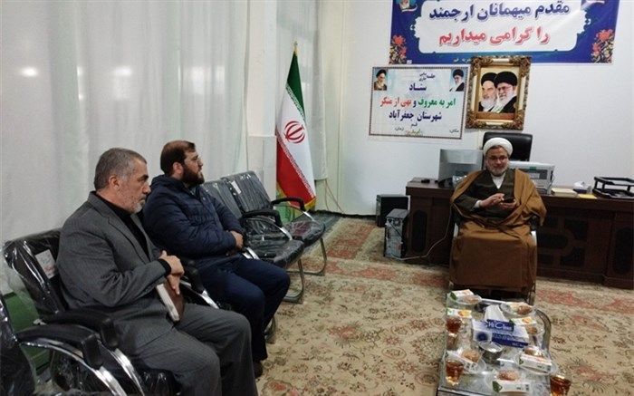 دیدار رئیس سازمان دانش آموزی قم با امام جمعه جعفرآباد