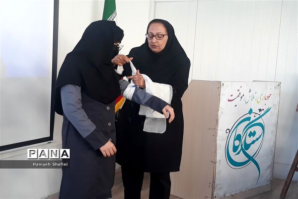 آموزش مانور زلزله در دبیرستان ستارگان ناحیه یک شیراز