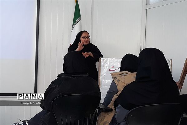 آموزش مانور زلزله در دبیرستان ستارگان ناحیه یک شیراز