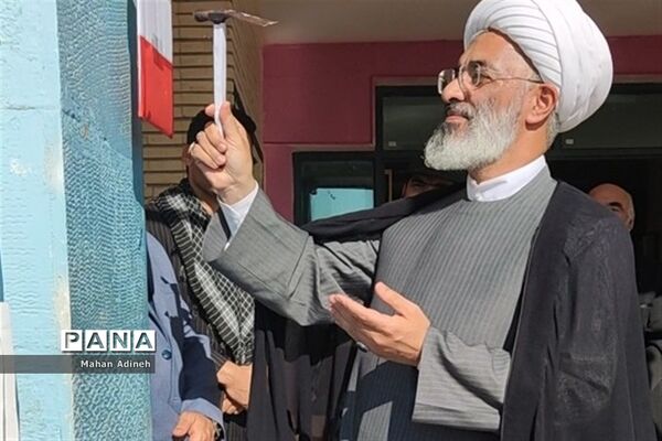 گرامیداشت هفته بسیج و تقدیر از بسیجیان فعال در شهرستان رباط کریم