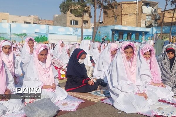 برگزاری نماز جماعت در مدارس شهرستان قرچک