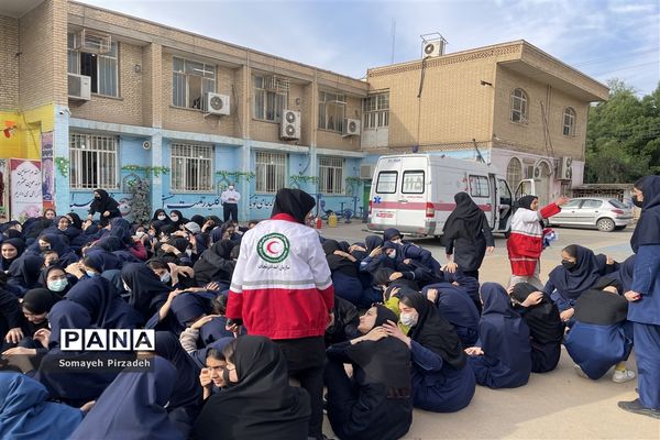 بیست و چهارمین مانور سراسری زلزله و ایمنی در دبیرستان شاهد رضوان ناحیه یک اهواز