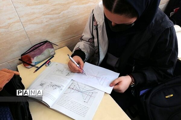 آموزش هنر‌آموزی در مدرسه ندای زهرا قرچک