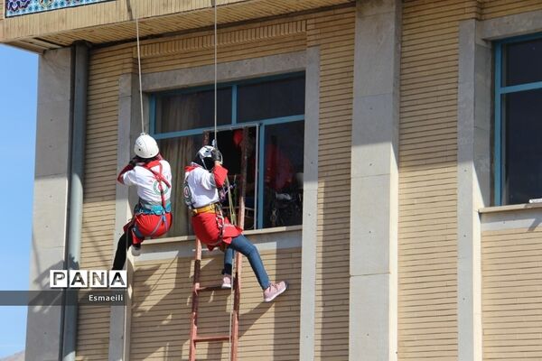 برگزاری بیست و چهارمین مانورسراسری زلزله در مدارس شهرکرد