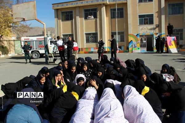 برگزاری بیست و چهارمین مانورسراسری زلزله در مدارس شهرکرد