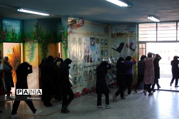 مانور زلزله در مدرسه عدالت شهر جوادآباد