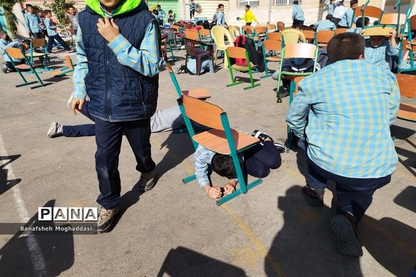 بیست‌و‌چهارمین مانور سراسری زلزله و ایمنی در مدارس  ناحیه 4 شیراز