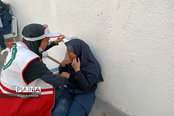 بیست و چهارمین مانور سراسری زلزله و ایمنی در دبیرستان دخترانه آزادگان