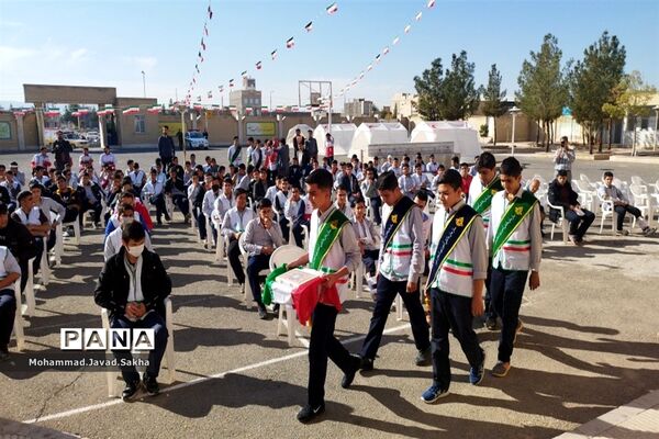 مانور زلزله در دبیرستان شهید «احمد علمداری» جعفرآباد قم