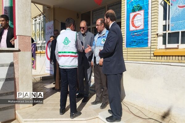 مانور زلزله در دبیرستان شهید «احمد علمداری» جعفرآباد قم