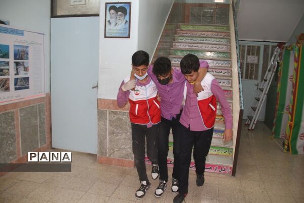 بیست‌وچهارمین مانور سراسری زلزله و ایمنی در دبیرستان شاهد امام جواد(ع) بهبهان