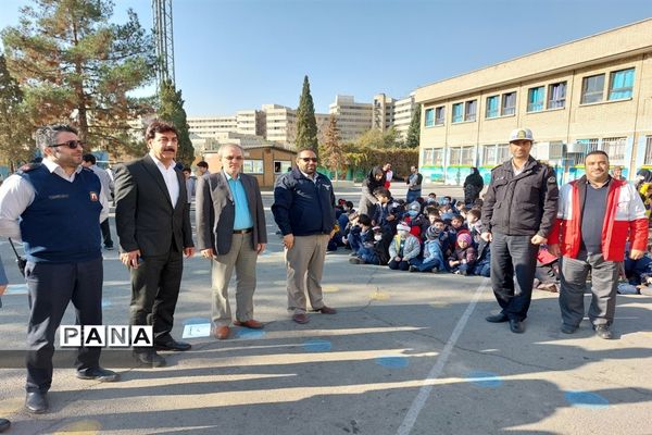 بیست و چهارمین مانور سراسری زلزله و ایمنی در مدارس منطقه ۵