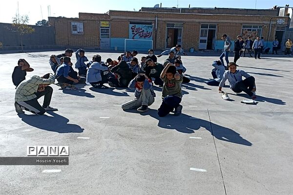 بیست و چهارمین مانور سراسری زلزله و ایمنی در دبیرستان شهید باقری، کاشمر