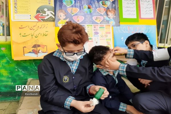 بیست و چهارمین مانور سراسری زلزله و ایمنی در دبستان شهید احمد معینی منطقه ۱۳