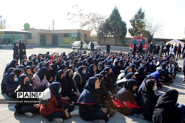 برگزاری مانور زلزله و ایمنی در بهارستان‌دو
