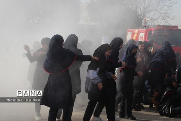 برگزاری مانور زلزله و ایمنی در بهارستان‌دو